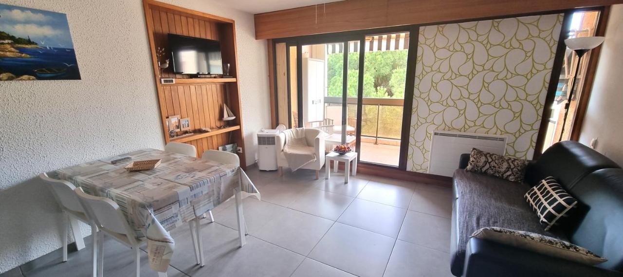 Studio "La Mer" A Bormes-Les-Mimosas Exteriör bild